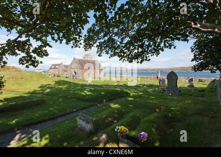 Il sacro sepolcreto di Reilig Odhráin, a fianco del XII secolo St Orans cappella accanto alla Abbazia di Iona Iona, Scotland, Regno Unito Foto Stock