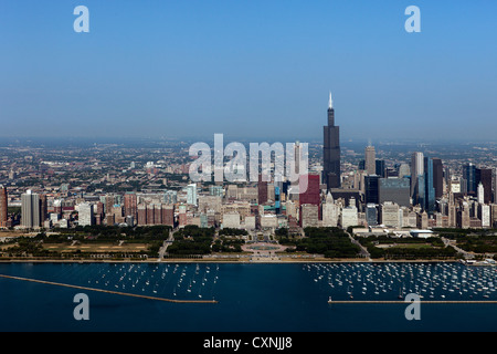 Fotografia aerea Willis Tower, Millenium Park, marina di Chicago, Illinois Foto Stock