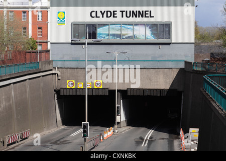 L'ingresso sud e uscire del Clyde tunnel sotto il fiume Clyde a Glasgow, Scotland, Regno Unito Foto Stock