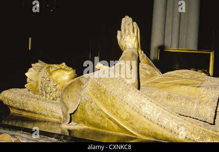 Tomba di Carlo il Temerario (l'ultimo Valois Duca di Borgogna) nella chiesa di Nostra Signora a Bruges, Belgio Foto Stock