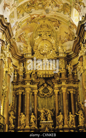 Altare barocco all'interno dell'abbazia benedettina di Melk, Austria Foto Stock