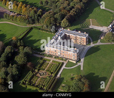 Vista aerea del tempio Newsham House e giardini, Leeds Foto Stock