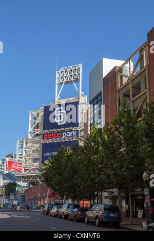 Petco Park, casa dei San Diego Padres, nel Quartiere Gaslamp del centro cittadino di San Diego, CA Foto Stock