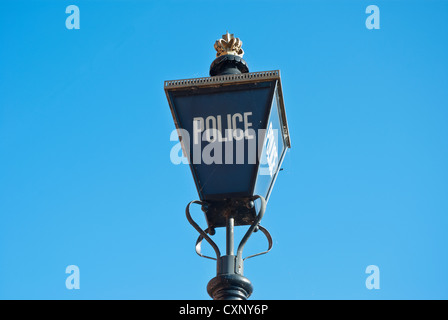 Vecchia lampada di polizia a Penrith, Cumbria Foto Stock