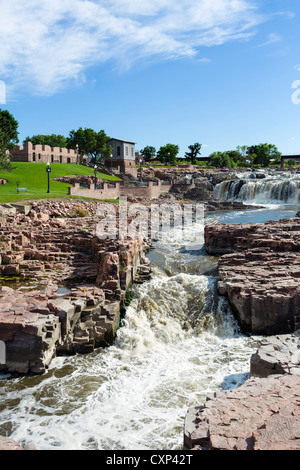 Cade sulla Big Sioux River Falls Park, Sioux Falls, Dakota del Sud, STATI UNITI D'AMERICA Foto Stock