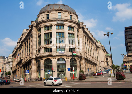 Bruxelles, Belgio - 26 Luglio 2012 : una vista sull'angolo di più strade Kanselarijstraat e Rue Montagne du Parc. Foto Stock