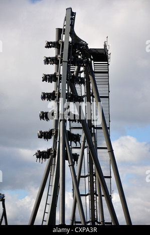 'L'sciame " winged rollercoaster ride, Thorpe Park Theme Park, Chertsey, Surrey, England, Regno Unito Foto Stock