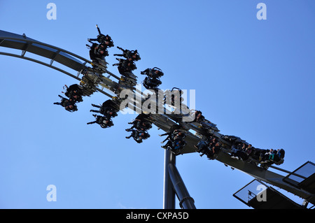 'L'sciame " winged rollercoaster ride, Thorpe Park Theme Park, Chertsey, Surrey, England, Regno Unito Foto Stock