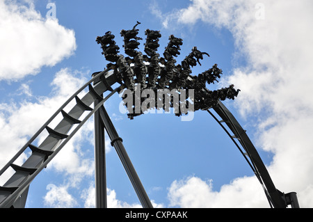 'L'sciame " winged rollercoaster ride, Thorpe Park Theme Park, Chertsey, Surrey, England, Regno Unito Foto Stock