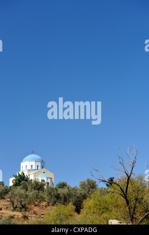 Chiesa Greca sulla sommità di una collina, vicino a zia, isola di Kos, Grecia Foto Stock