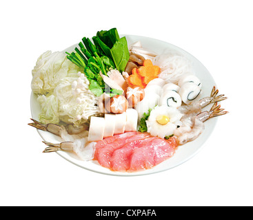 Il cibo giapponese Shabu Sukiyaki style isolato su bianco Foto Stock