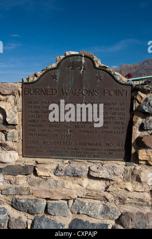 Carri bruciati punto vicino a questo monumento Jayhawker gruppo Death Valley Forty-Niners cercatori Middle West che ha immesso la morte Foto Stock