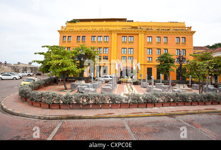 Claustro de Santa Teresa, Hotel Charleston, Cartagena de Indias, Colombia. Foto Stock