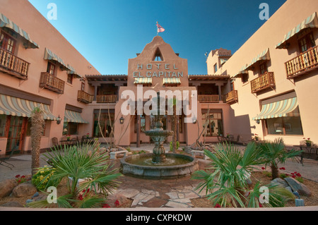 Cortile al centro storico Hotel El Capitan in Van Horn, Texas, Stati Uniti d'America Foto Stock