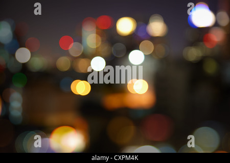 Sfumata la notte le luci della città - Paesaggio Astratto Foto Stock