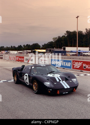 La Ford GT40 MKII a Road America Elkhart Lake race track.Vincitore 1966 Le Mans 24 ore di gara Foto Stock