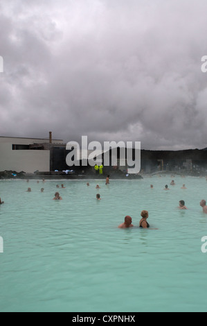 La Laguna Blu molle geotermica a Reykjavik, Islanda Foto Stock