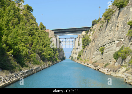 Canale di Corinto da barca, Corinto comune, regione del Peloponneso, Grecia Foto Stock