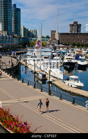 La passerella intorno al porto di Vancouver nel centro cittadino di Vancouver, Canada Foto Stock