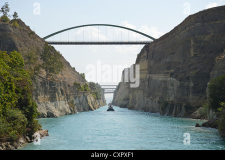 Canale di Corinto da barca, Corinto comune, regione del Peloponneso, Grecia Foto Stock