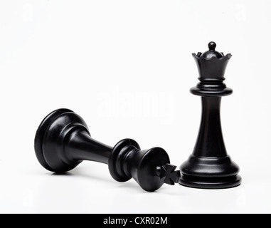 Chess queen e king pezzo, re caduti Foto Stock