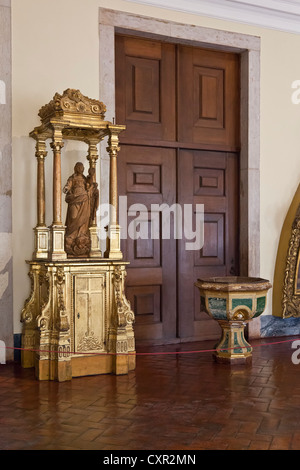 Arte sacra nucleo di Mafra National Palace. Il Portogallo. I religiosi francescani ordine. Xviii secolo architettura barocca. Foto Stock