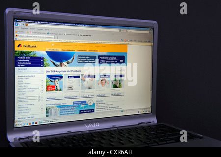 Sito web, Postbank pagina web sullo schermo di un notebook Vaio Sony Foto Stock