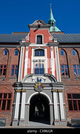 Il portale ovest, ingresso al municipio di Stralsund, la città vecchia, la città anseatica di Stralsund, Patrimonio Mondiale dell UNESCO Foto Stock