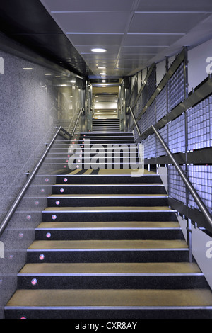 Vista della galleria, Estadio Santiago Bernabeu Stadium, sede di calcio del Real Madrid, quartiere di Chamartin, Madrid, Spagna, Europa Foto Stock