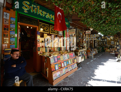 Il Grand Bazaar, Gran Bazaar coperto, libri, la città vecchia di Beyazit, Kapali Carsi, Istanbul, Turchia, Europa PublicGround Foto Stock