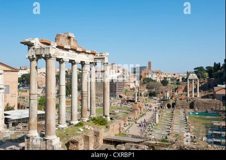 Colonne, Tempio di Saturno, Forum Romanum, scavo archeologico sito, antica Roma, Roma, lazio, Italy Foto Stock