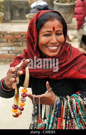 Gioielleria commessa, Patan, Lalitpur district, Kathmandu, Valle di Kathmandu, Nepal, Asia Foto Stock