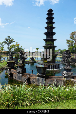 Fontana a Tirtagangga o Tirta Gangga acqua palace, vicino Amlapura, East Bali, Bali, Indonesia, Asia sud-orientale, Asia Foto Stock