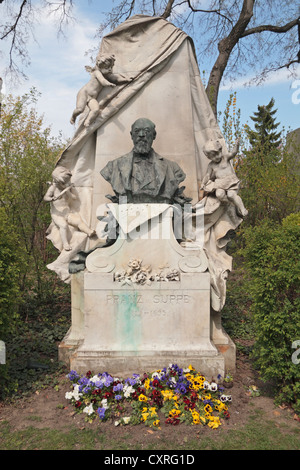 La tomba del compositore austriaco Franz von Suppe nel cimitero Zentralfriedhof, Simmering, Vienna, Austria. Foto Stock