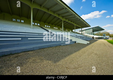 Spettatore storico stand, Grafenberg Racecourse, Duesseldorf, nella Renania settentrionale-Vestfalia, Germania, Europa Foto Stock