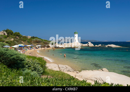 Spiaggia di Porto Faro con il faro di capo Capo d'Orso, Sardegna, Italia, Europa Foto Stock
