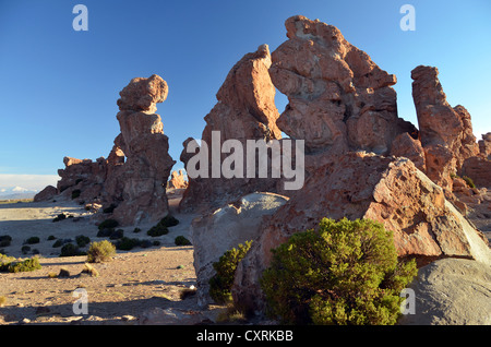 Le rocce della valle de las rocas vicino a uyuni, altipiano boliviano, triangolo di confine della Bolivia, Cile e Argentina, Sud America Foto Stock