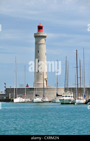 Il faro di Saint-Louis all'ingresso del Porto di Sète nella regione dell'Occitanie, nel sud della Francia. Foto Stock