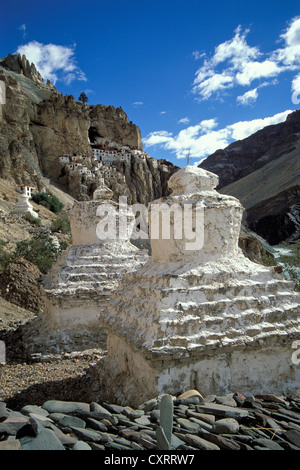 Chorten, Monastero di Phuktal, Purni, Zanskar, Ladakh Himalaya indiano, Jammu e Kashmir India del Nord, India, Asia Foto Stock