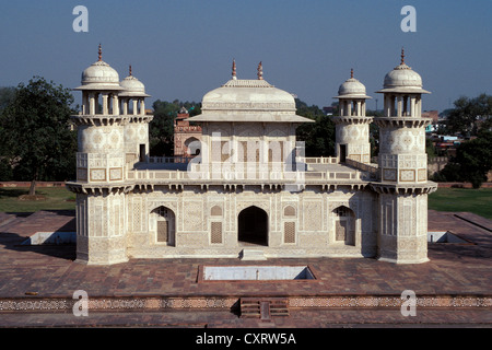 Mausoleo Itmad-ud-Daula Tomba di Agra, Uttar Pradesh, India, Asia Foto Stock