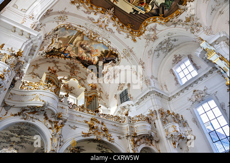 Coro e organo, Marienmuenster-Mariae-Assunta la chiesa, Diessen sul lago Ammer, Bavaria Foto Stock