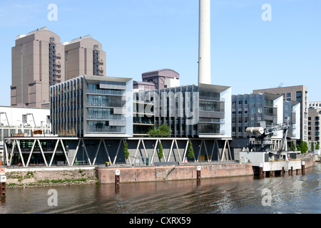 Edifici per uffici su Westhafen-Pier, Westhafen, Frankfurt am Main, Hesse, Germania, Europa PublicGround Foto Stock