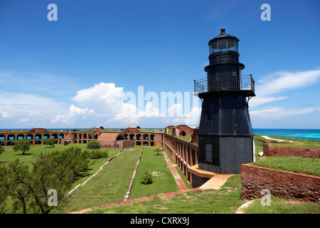 Il garden key lighthouse terreplein interiore e caserme militari sulla Fort Jefferson parco nazionale di Dry Tortugas Florida keys usa Foto Stock