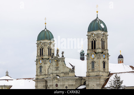 Benedettina Abbazia di Einsiedeln nella neve, Einsiedeln, Svizzera, Europa Foto Stock