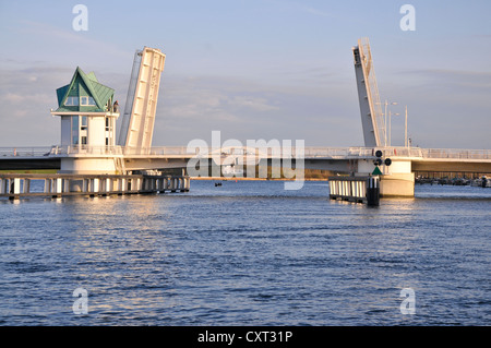 Ponte mobile sopra il fiume Schlei in Kappeln, Schleswig-Holstein, Germania, Europa Foto Stock