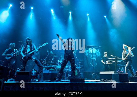 Il finlandese della heavy metal band "Battaglia Bestia' esecuzione dal vivo presso il Hallenstadion di Zurigo, Svizzera, Europa Foto Stock