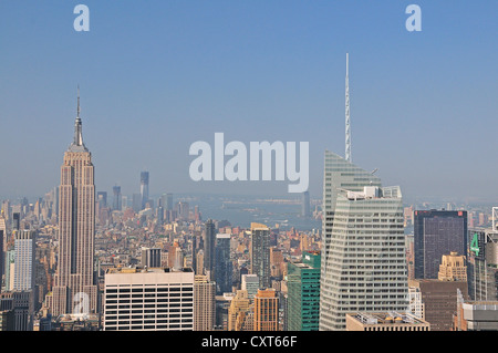 Vista dal ponte di osservazione 'Top del Rock' al Rockefeller Center verso il centro di Manhattan, Empire State Building Foto Stock