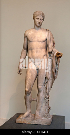 Statua in marmo di Hermes greco Grecia copia di Polykleitos 1° o 2° secolo A.d marmo romana Pentellic 181 cm Foto Stock