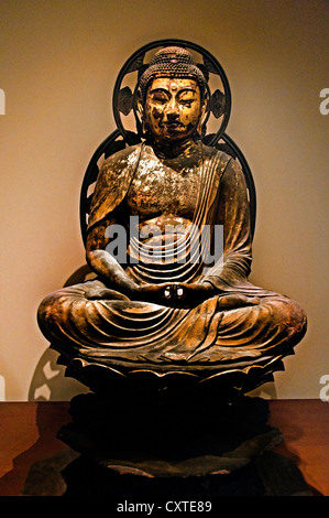 Amida Nyorai periodo Kamakura 1250 Giappone Giapponese legno con lacca e cut-decorazioni in oro dimensioni160 cm Foto Stock