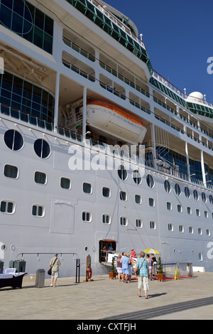 Royal Caribbean 'grandeur dei mari " nave da crociera ormeggiata in Katakolon, Pyrgos comune, Grecia occidentale Regione, Grecia Foto Stock